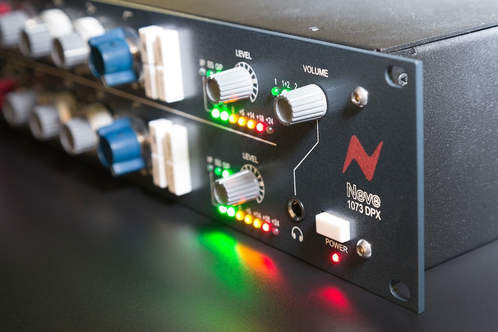 AMS Neve refined rear image 5